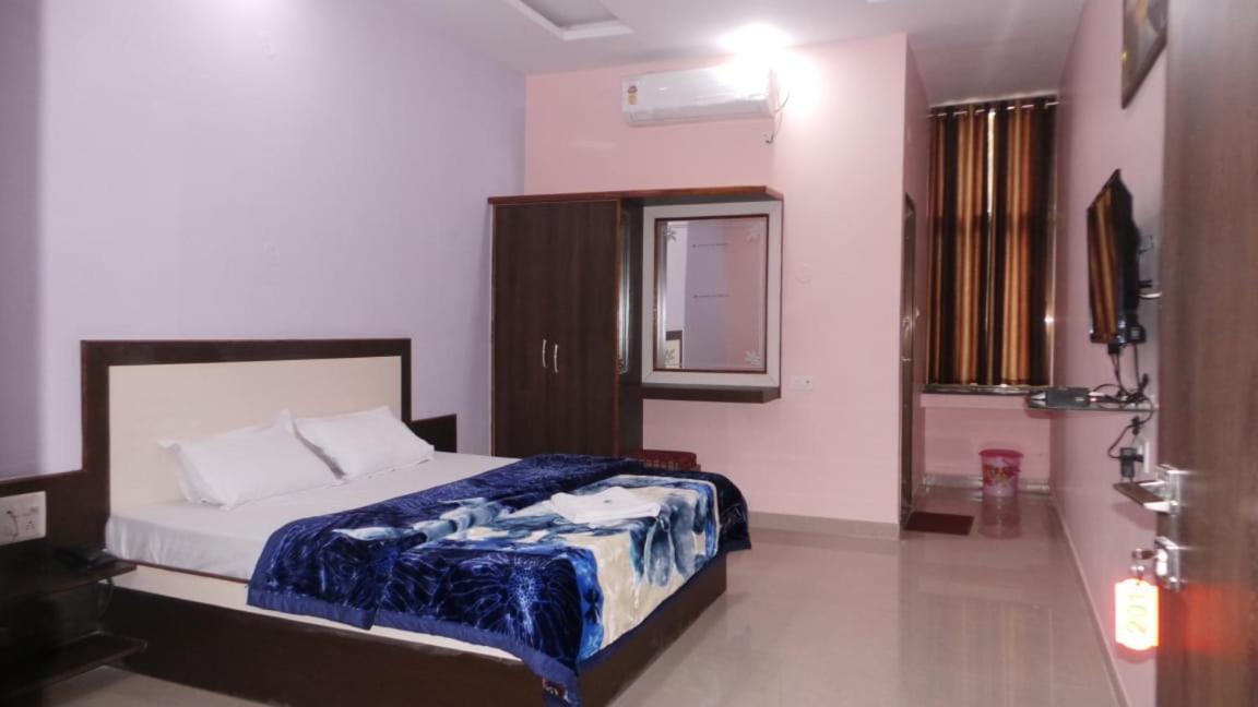 Hotelyashpalace Maihar Dış mekan fotoğraf
