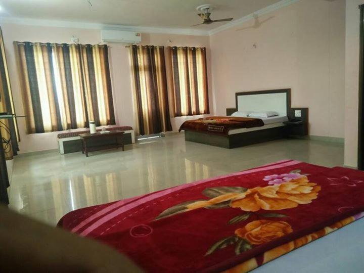 Hotelyashpalace Maihar Dış mekan fotoğraf