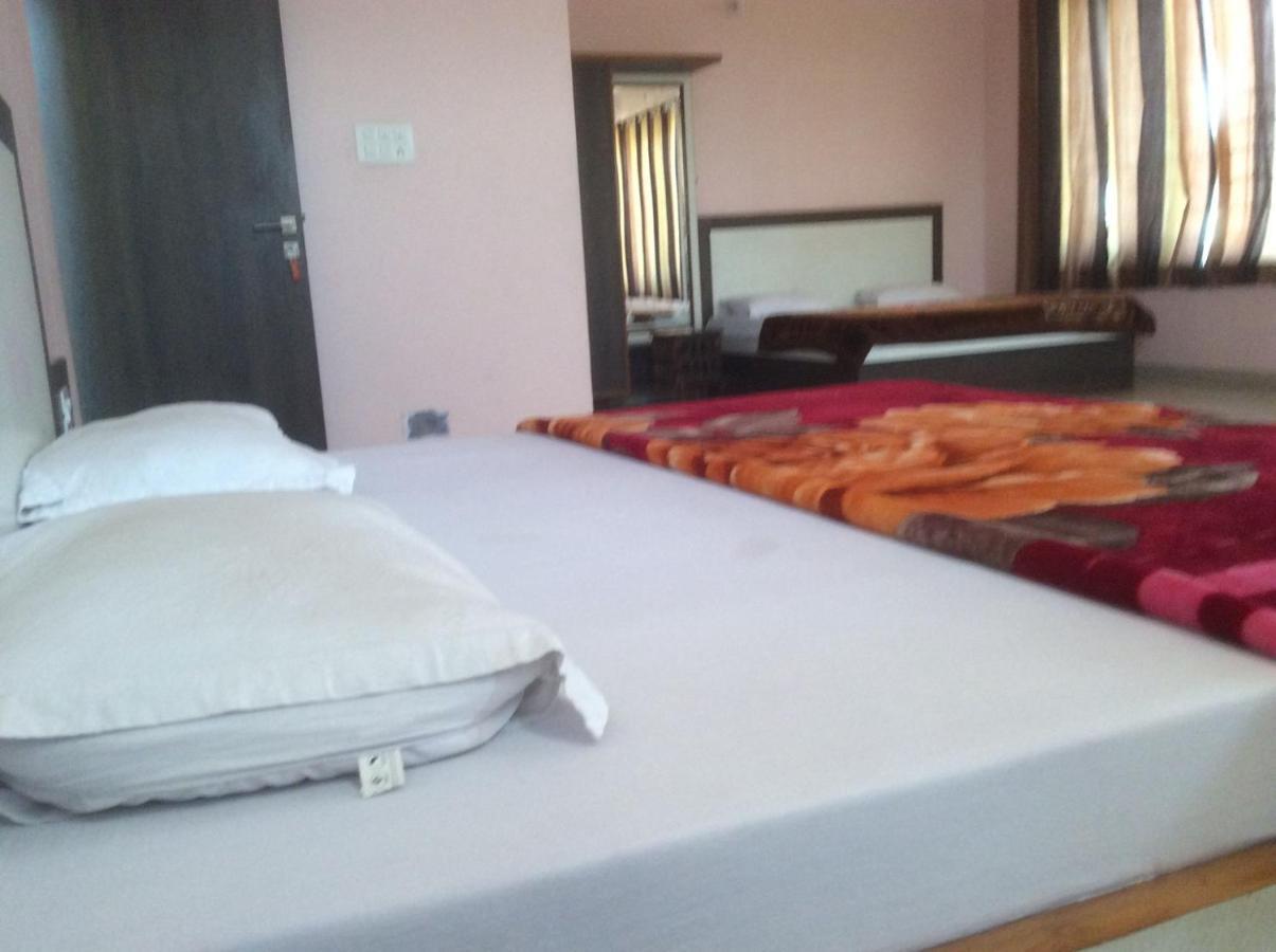 Hotelyashpalace Maihar Dış mekan fotoğraf
